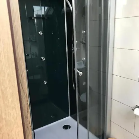 Workers Sleep * ווילהלמסהאבן